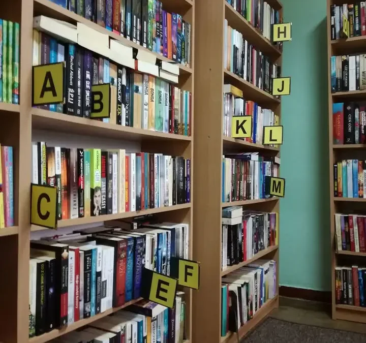 Biblioteka w Bobrowicach zamknięta w sierpniu – podręczniki do odbioru