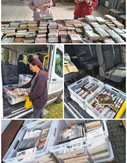Biblioteka na kółkach wróciła po wakacjach – nowa czytelniczka w Pławiu