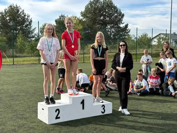 Biegi przełajowe uczniów gminy Dąbie – sportowa rywalizacja i wspólna radość