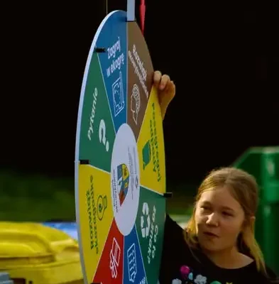 Eko piknik w Dychowie: uczniowie uczą się, jak dawać odpadom drugie życie