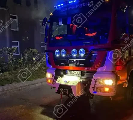Nocny pożar budynku mieszkalnego w Gubinie. W akcji siedem zastępów straży pożarnej