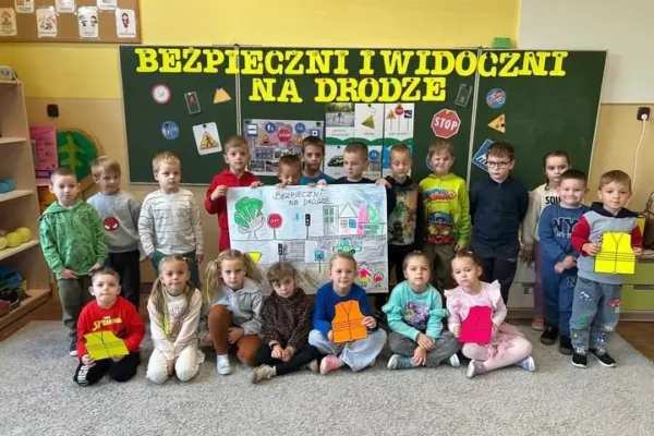 Przedszkolaki z Gubina tworzą gazetkę o bezpieczeństwie na drodze